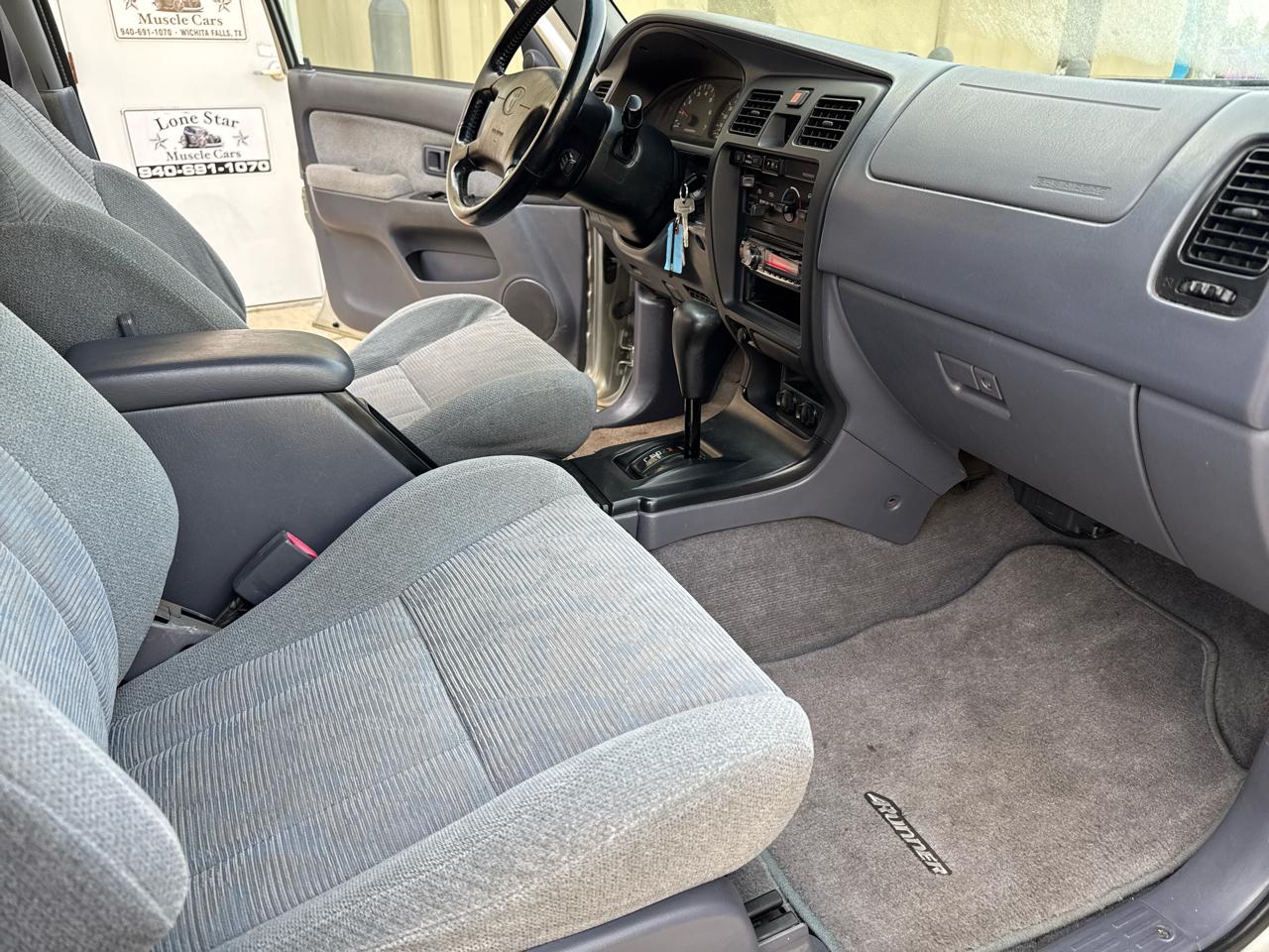 Toyota 4Runner SR5 2WD 2000