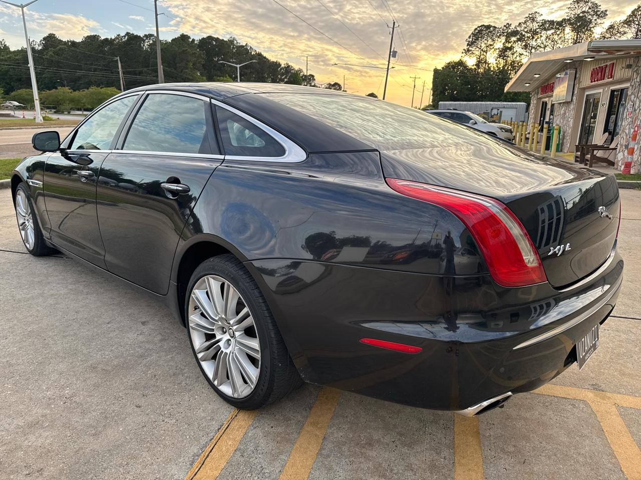 Jaguar XJ-Series XJ Supercharged 2012
