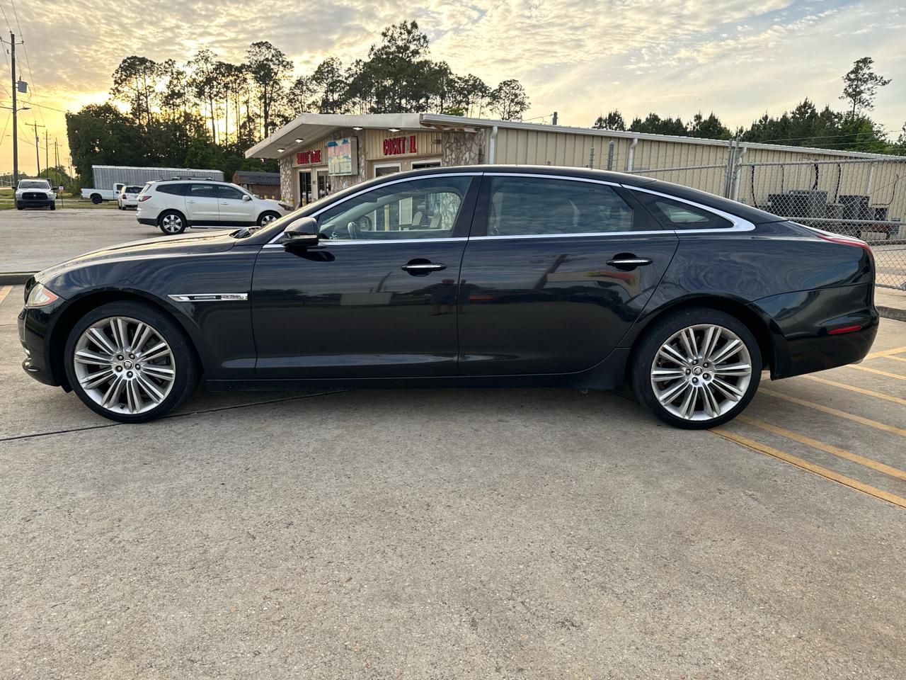 Jaguar XJ-Series XJ Supercharged 2012