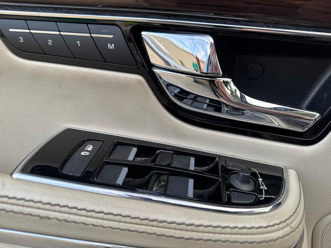 Jaguar XJ-Series XJ Supercharged 2012