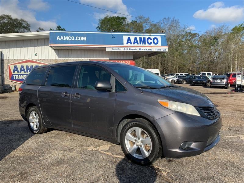 Toyota Sienna LE FWD 8-Passenger I4 2012