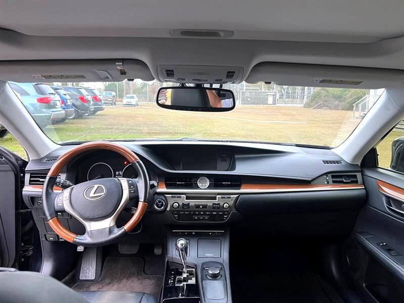 Lexus ES 300h Sedan 2013