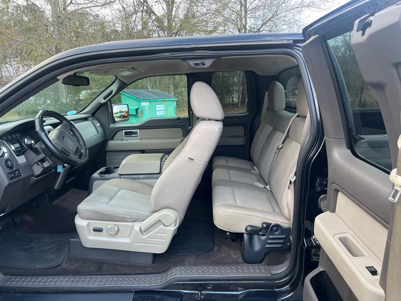 Ford F-150 XL SuperCab 8-ft. Bed 2WD 2010