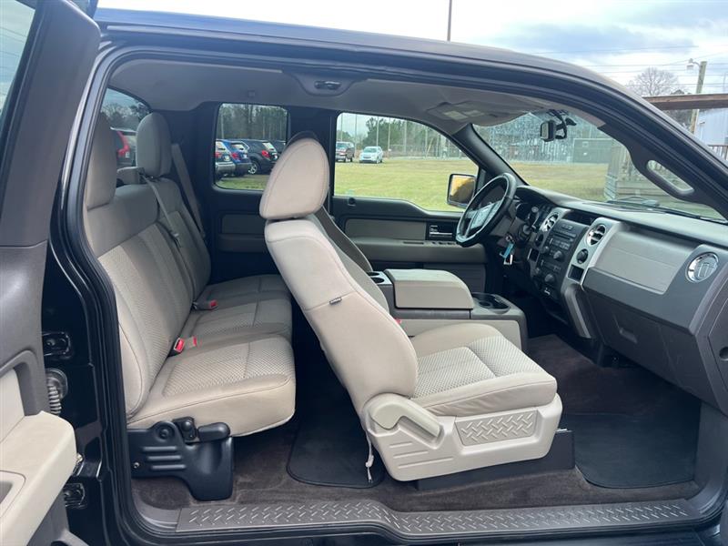 Ford F-150 XL SuperCab 8-ft. Bed 2WD 2010