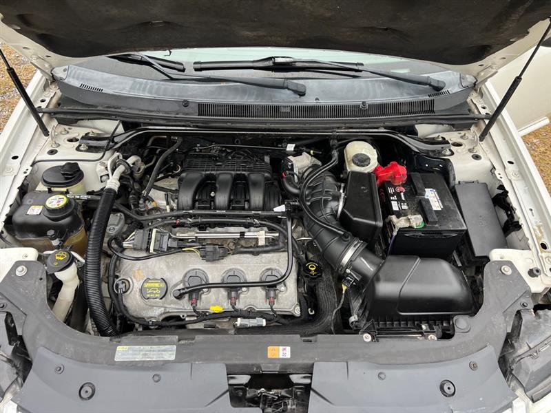 Ford Taurus SE FWD 2009