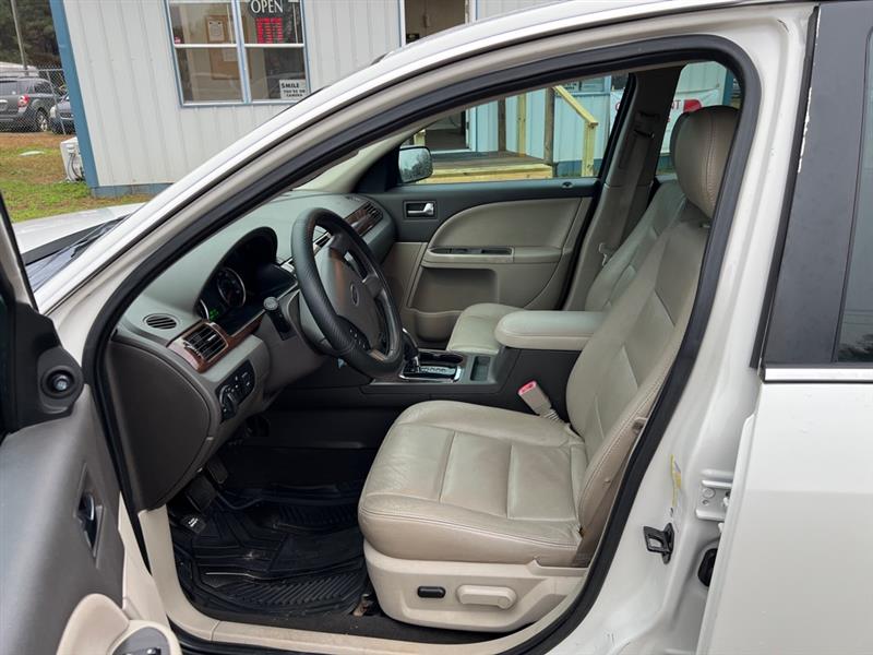 Ford Taurus SE FWD 2009