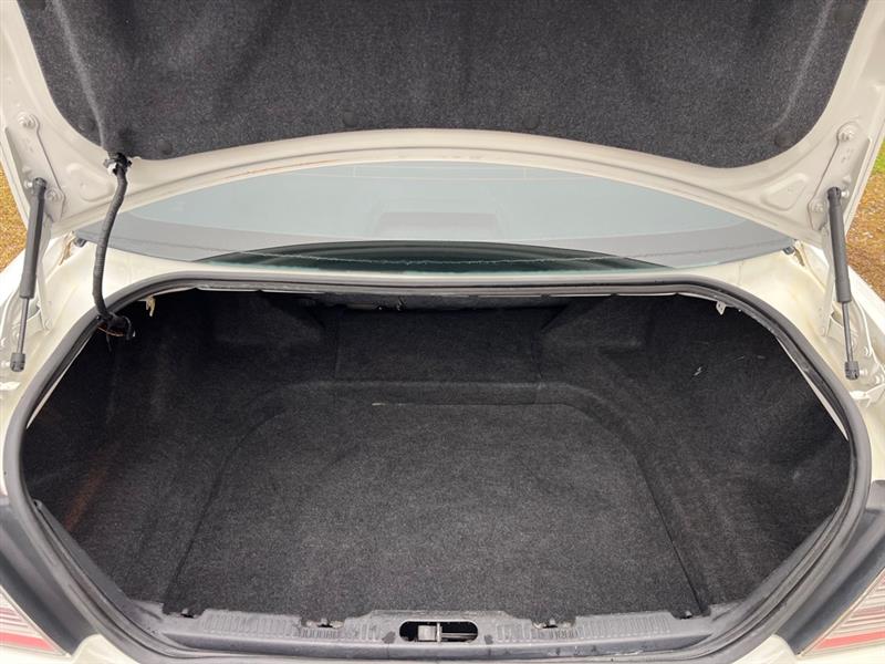 Ford Taurus SE FWD 2009