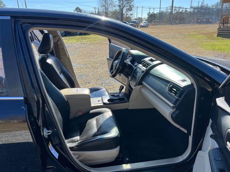 Toyota Camry SE 2012