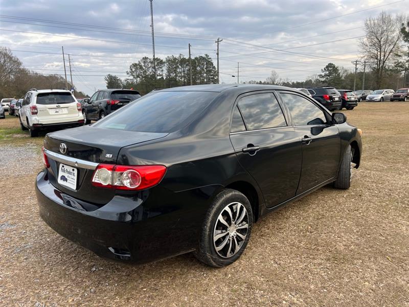 Toyota Corolla S 5-Speed MT 2013