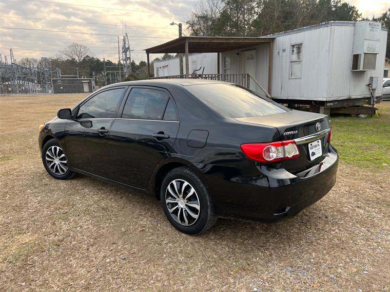 Toyota Corolla S 5-Speed MT 2013
