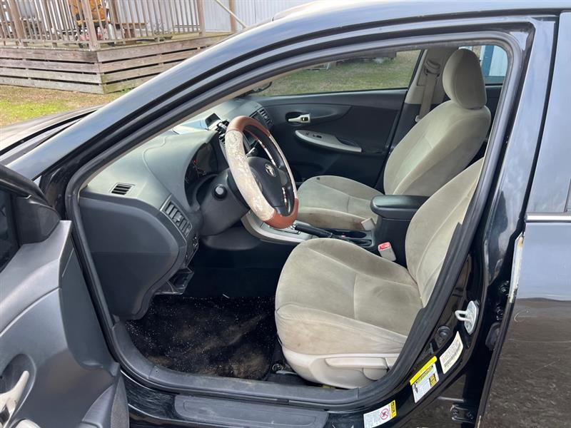 Toyota Corolla S 5-Speed MT 2013