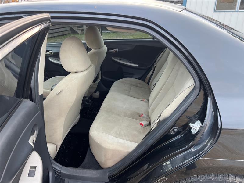 Toyota Corolla S 5-Speed MT 2013