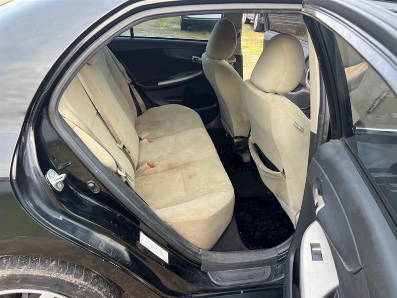 Toyota Corolla S 5-Speed MT 2013