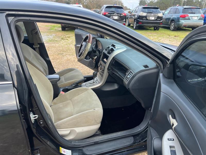 Toyota Corolla S 5-Speed MT 2013