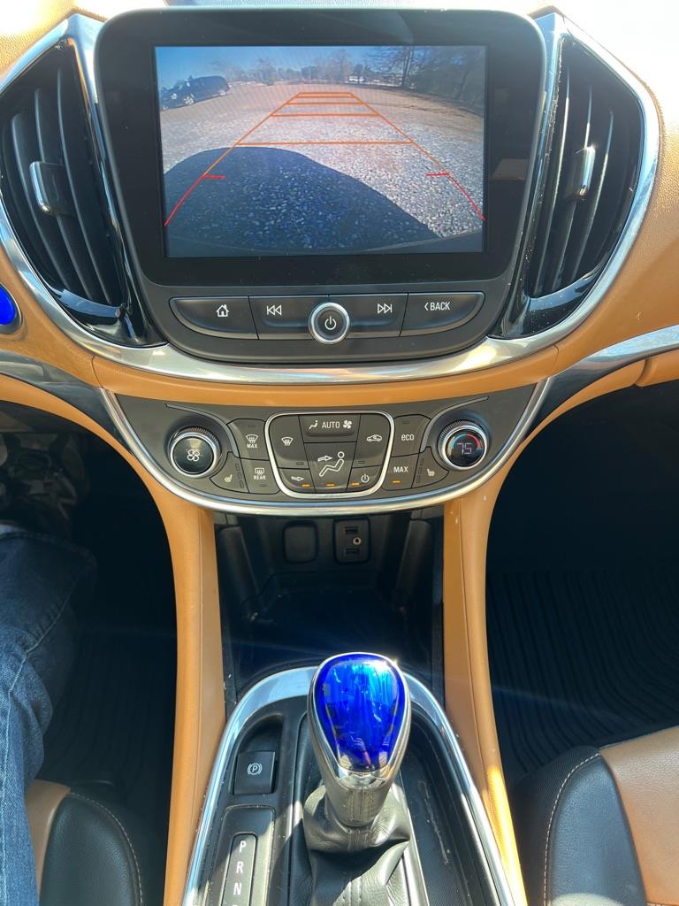 Chevrolet Volt Premier w/ Standard Emission Package 2017