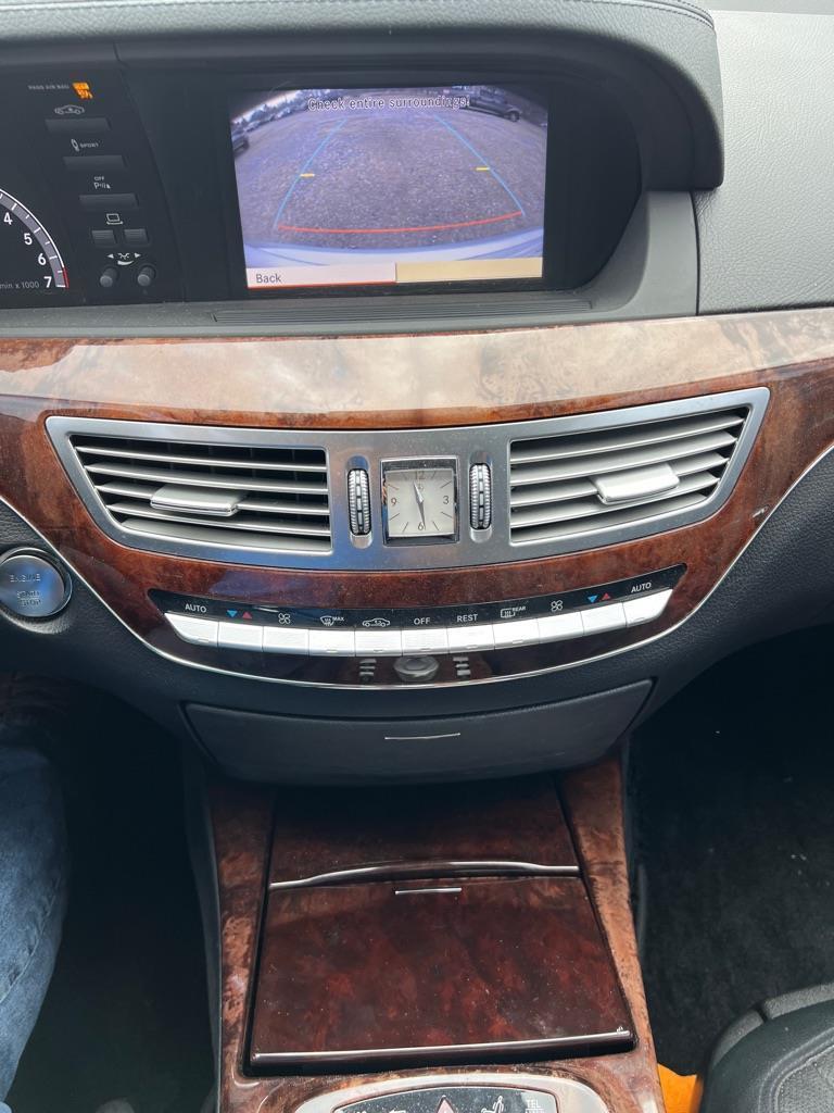 Mercedes-Benz S-Class S550 2012