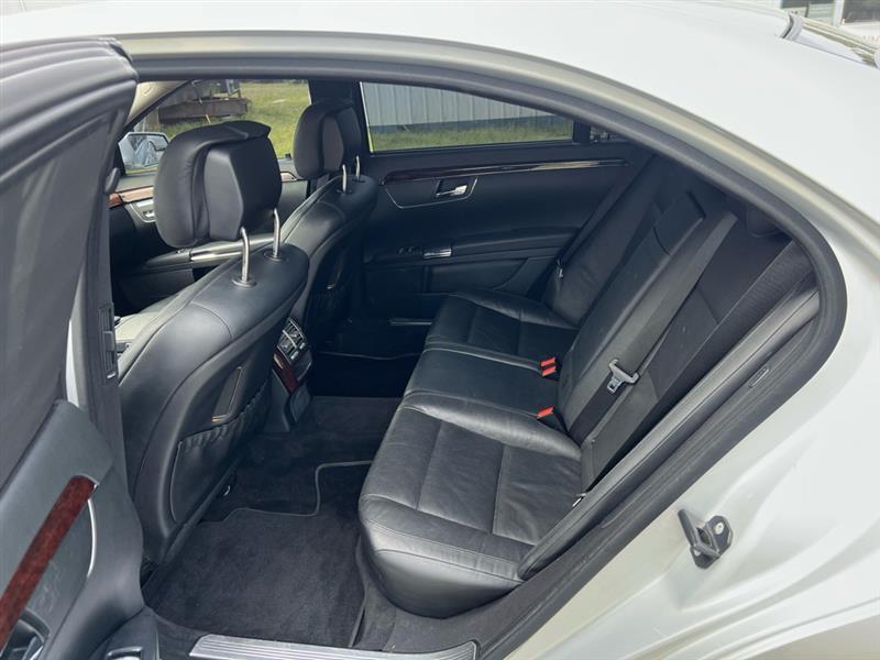 Mercedes-Benz S-Class S550 2012