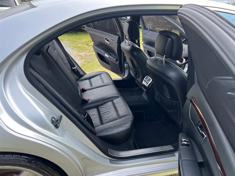 Mercedes-Benz S-Class S550 2012