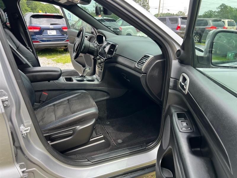 Jeep Grand Cherokee Laredo 4WD 2020