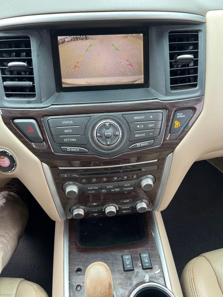 Nissan Pathfinder S 2WD 2014