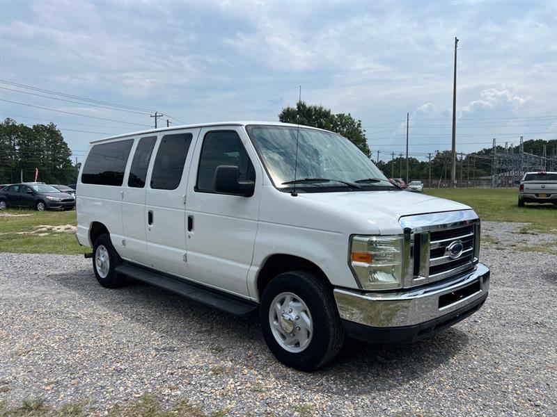 Ford Econoline E-350 XL Super Duty 2009