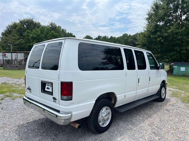 Ford Econoline E-350 XL Super Duty 2009