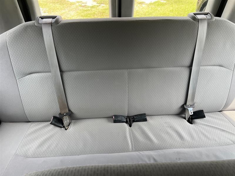 Ford Econoline E-350 XL Super Duty 2009
