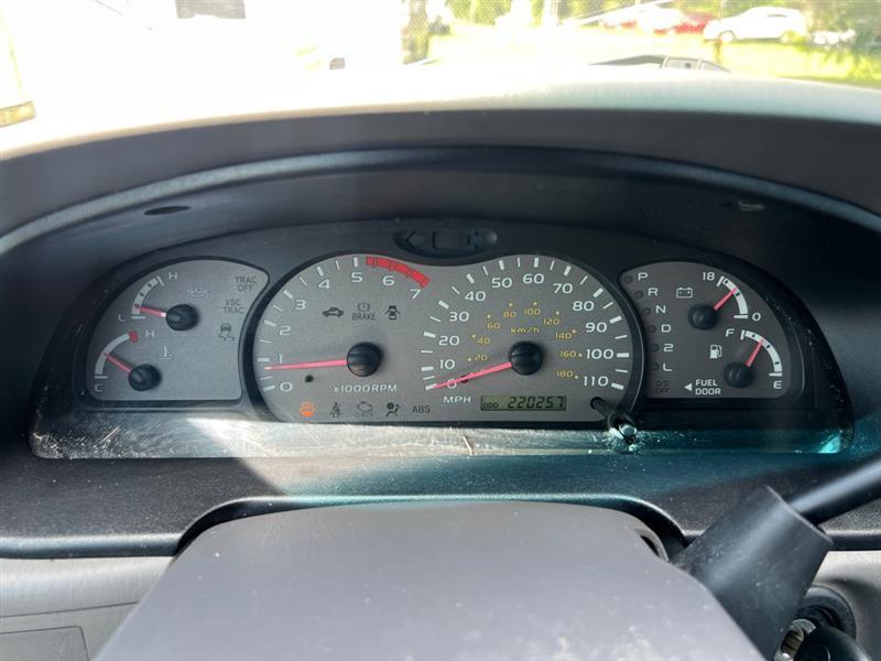 Toyota Sequoia SR5 2WD 2004