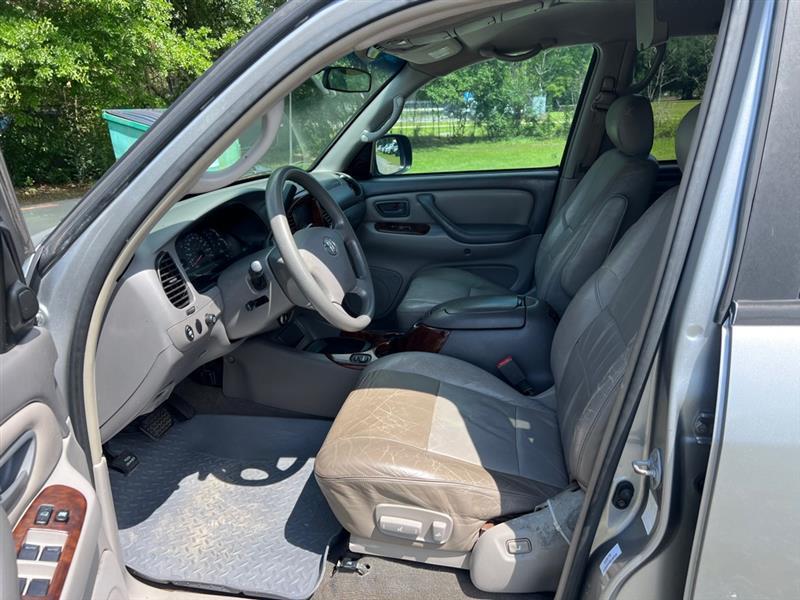 Toyota Sequoia SR5 2WD 2004