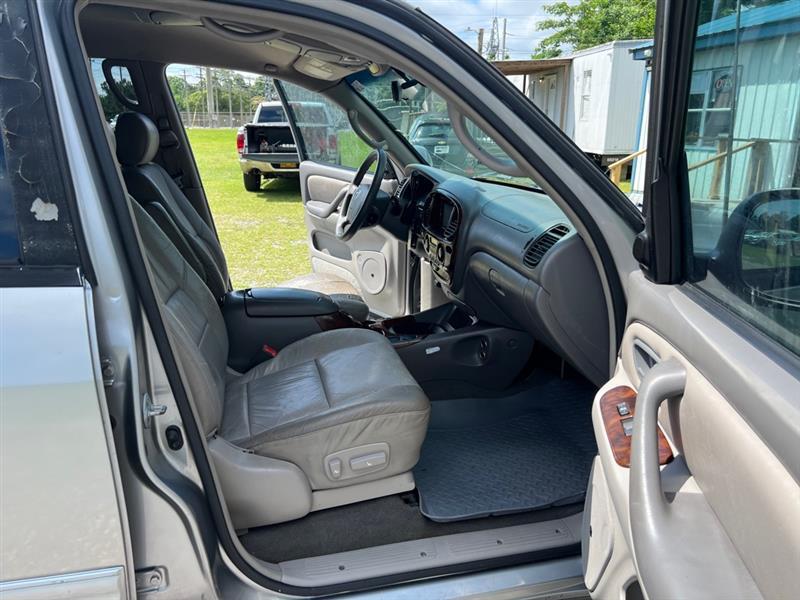 Toyota Sequoia SR5 2WD 2004