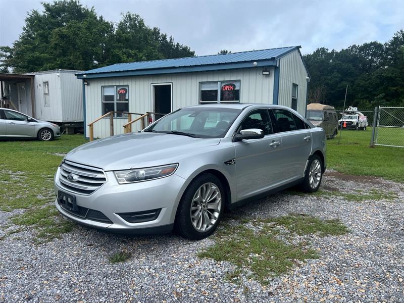 Ford Taurus Limited FWD 2018