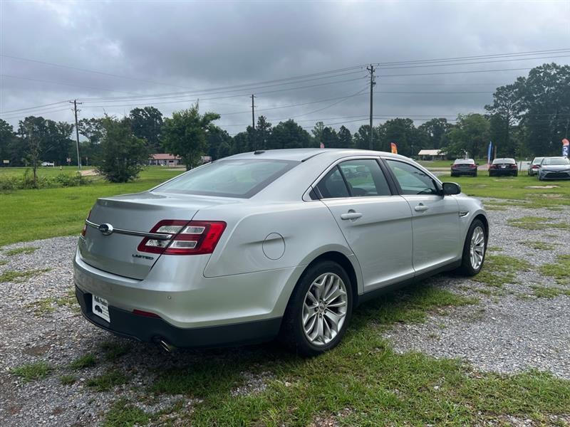 Ford Taurus Limited FWD 2018