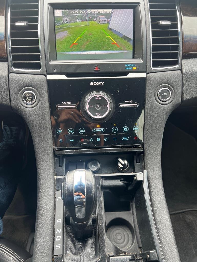 Ford Taurus Limited FWD 2018
