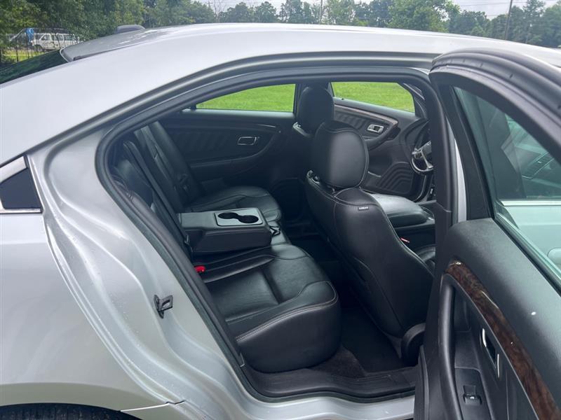 Ford Taurus Limited FWD 2018