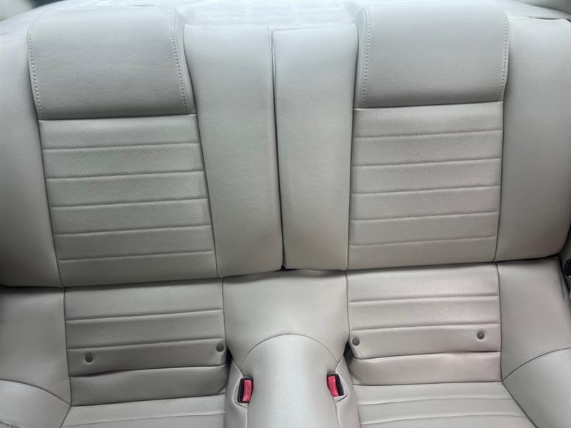 Ford Mustang V6 Coupe 2010
