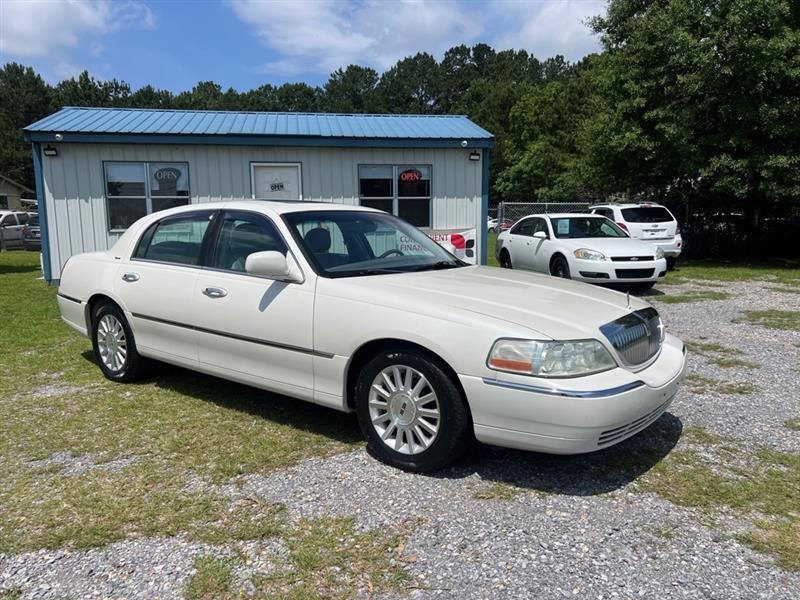2004 Lincoln Town Car Ultimate's photo