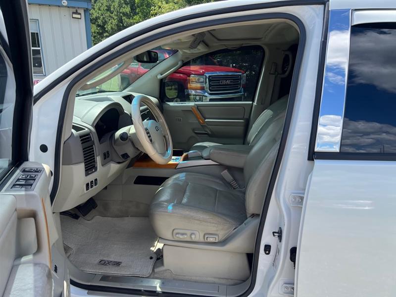 Infiniti QX56 RWD 2006