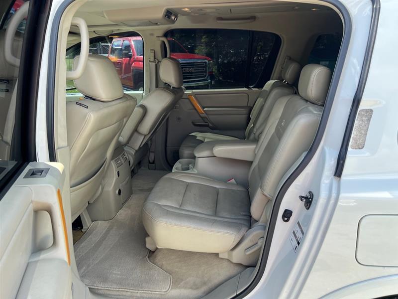 Infiniti QX56 RWD 2006