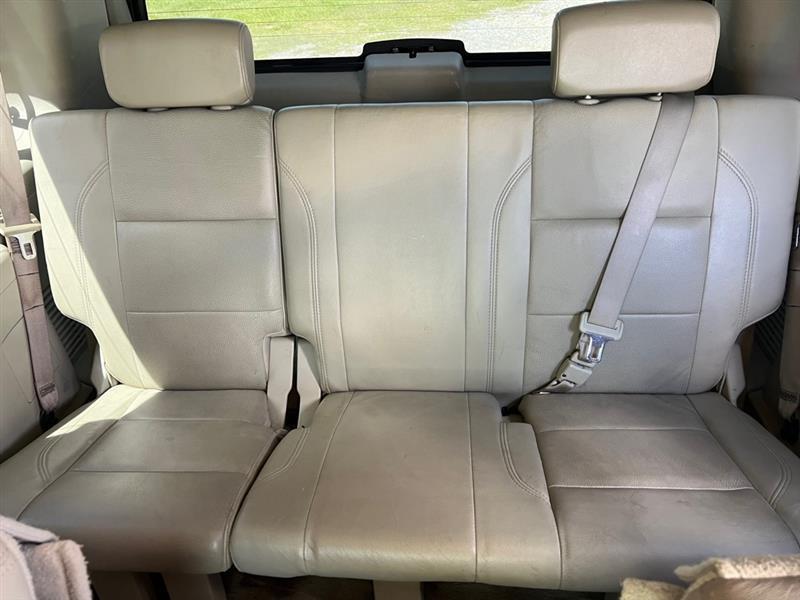Infiniti QX56 RWD 2006