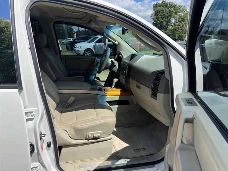 Infiniti QX56 RWD 2006