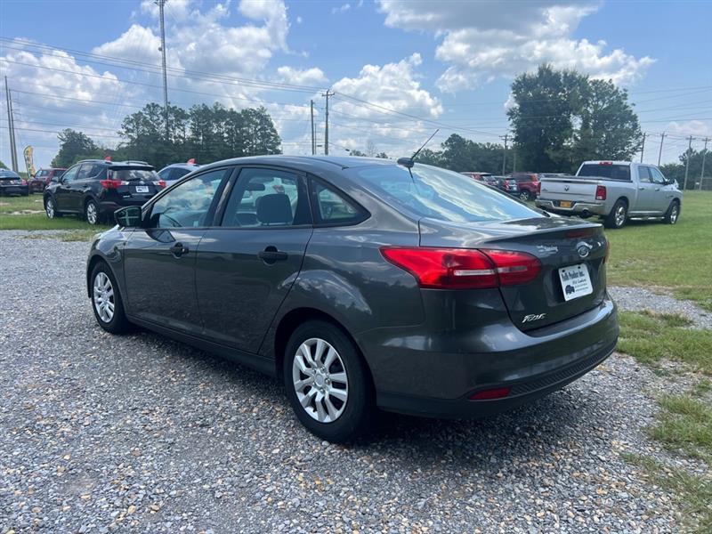 Ford Focus S Sedan 2017