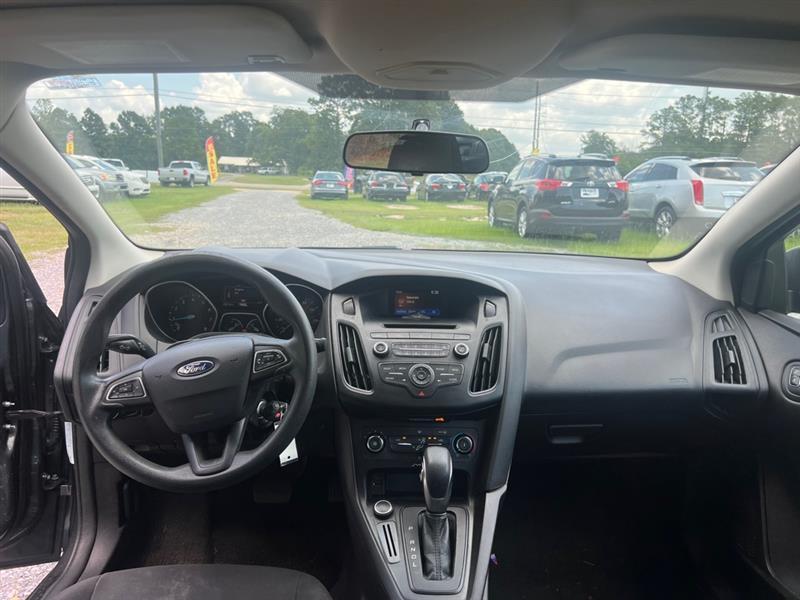 Ford Focus S Sedan 2017