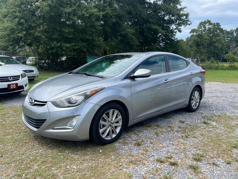 Hyundai Elantra SE 6AT 2015