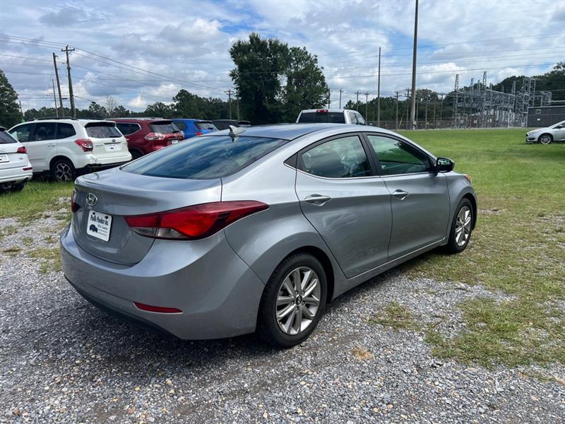 Hyundai Elantra SE 6AT 2015