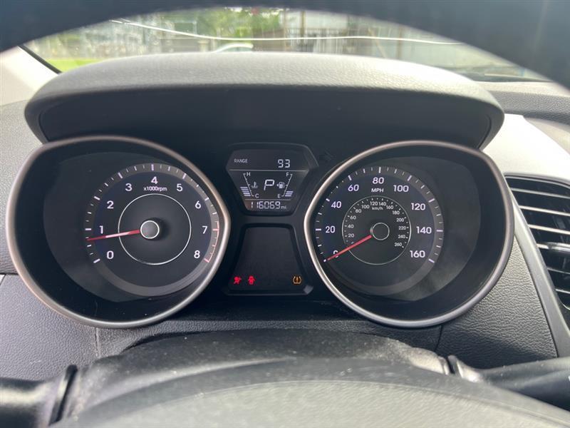 Hyundai Elantra SE 6AT 2015