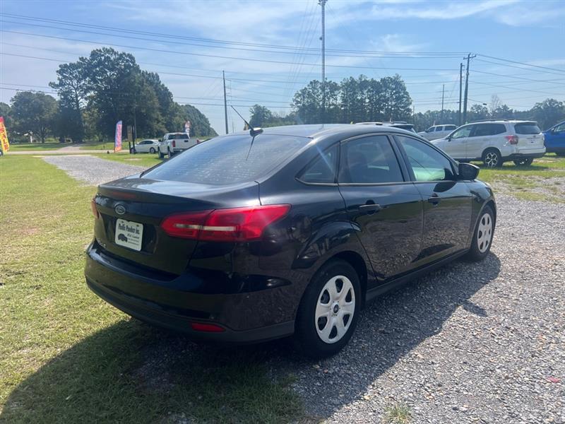 Ford Focus S Sedan 2018