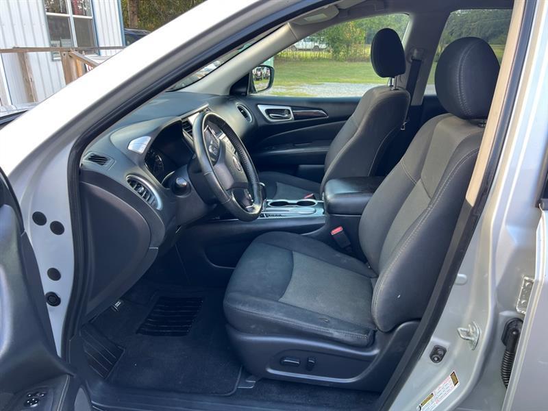 Nissan Pathfinder S 2WD 2019