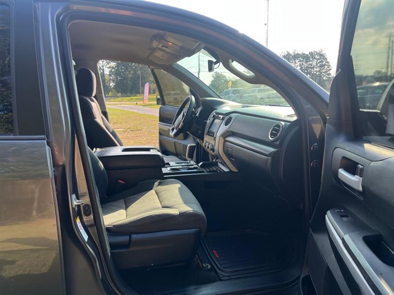 Toyota Tundra SR5 4.6L V8 CrewMax 2WD 2018
