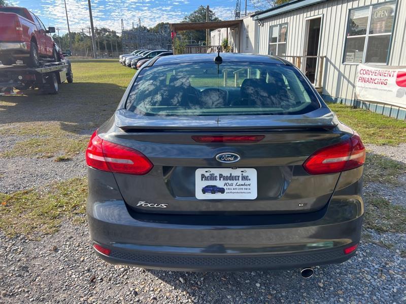 Ford Focus SE Sedan 2015