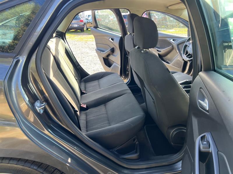 Ford Focus SE Sedan 2015